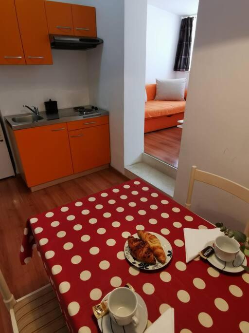 Teni Split Eksteriør billede